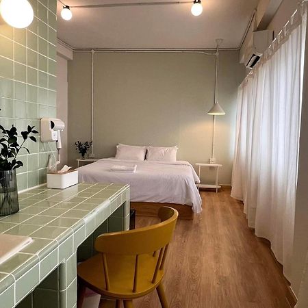 La Moon House Hotell Salaya Eksteriør bilde