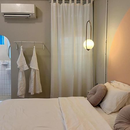La Moon House Hotell Salaya Eksteriør bilde