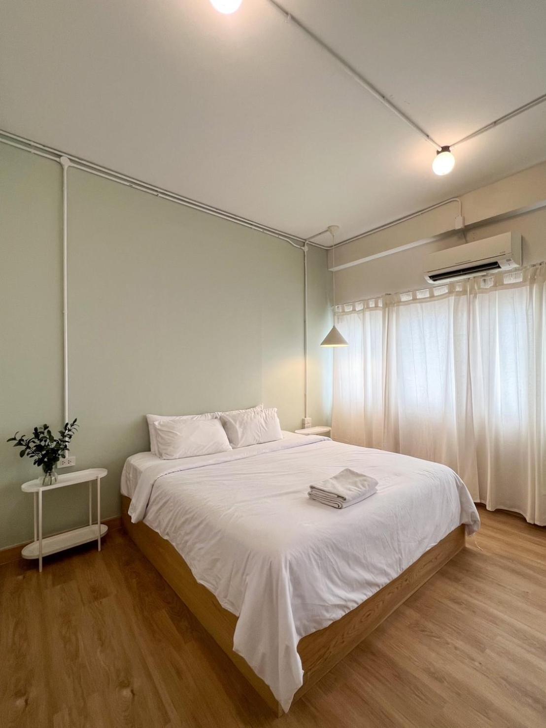 La Moon House Hotell Salaya Eksteriør bilde