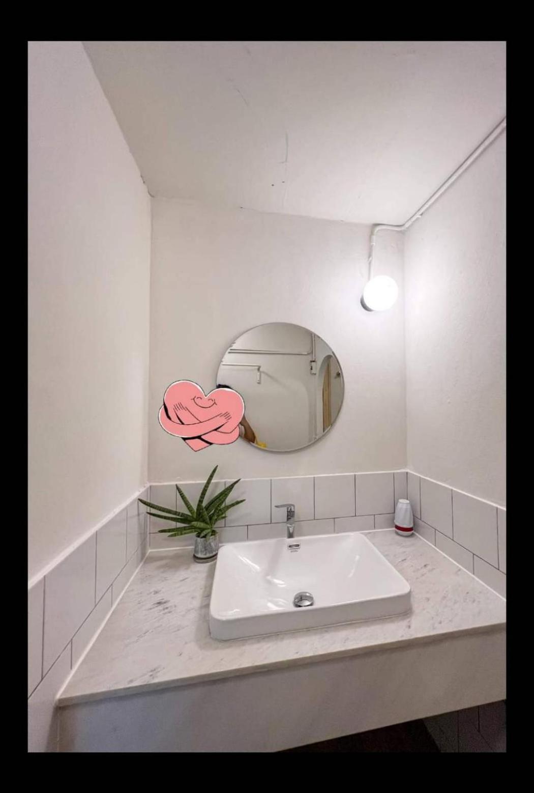 La Moon House Hotell Salaya Eksteriør bilde