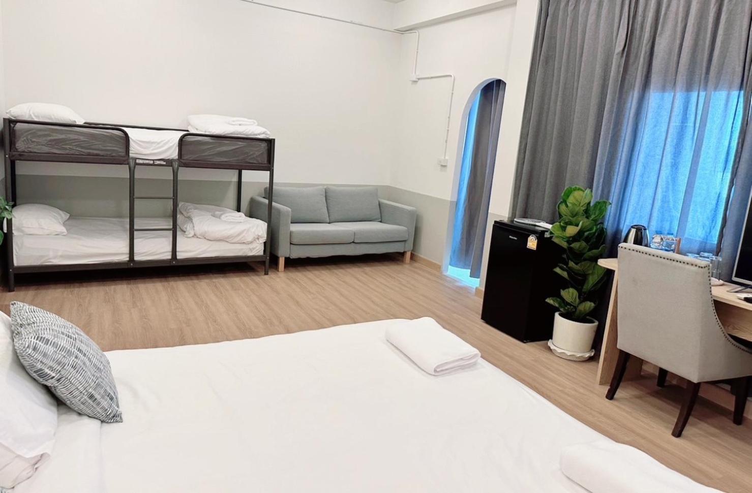 La Moon House Hotell Salaya Eksteriør bilde