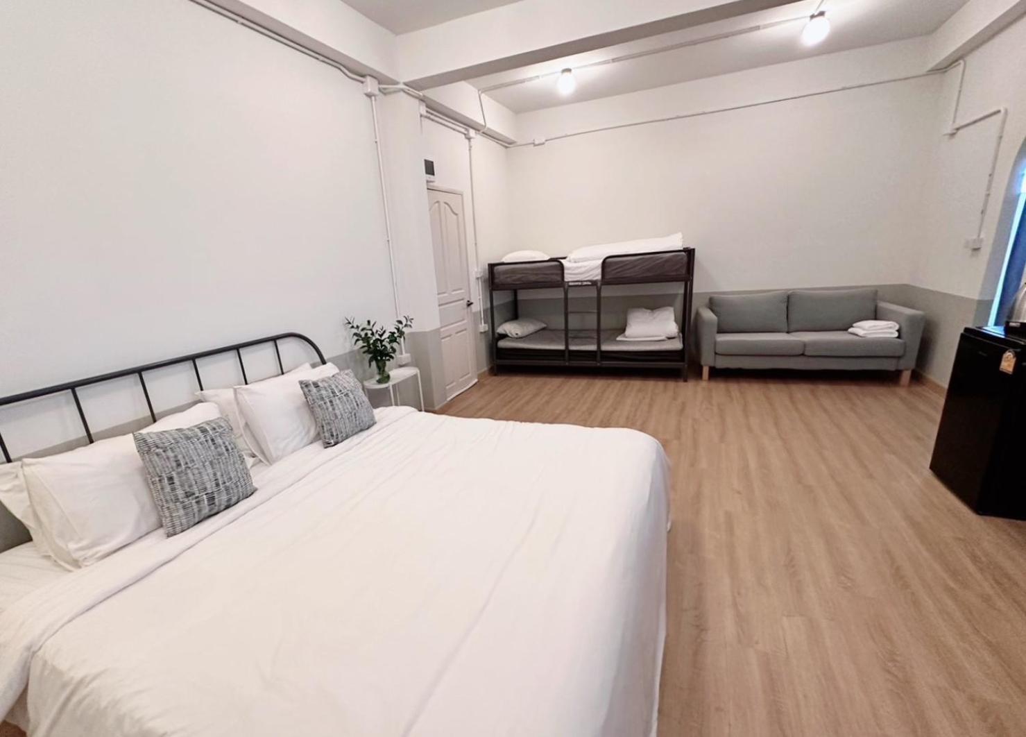 La Moon House Hotell Salaya Eksteriør bilde