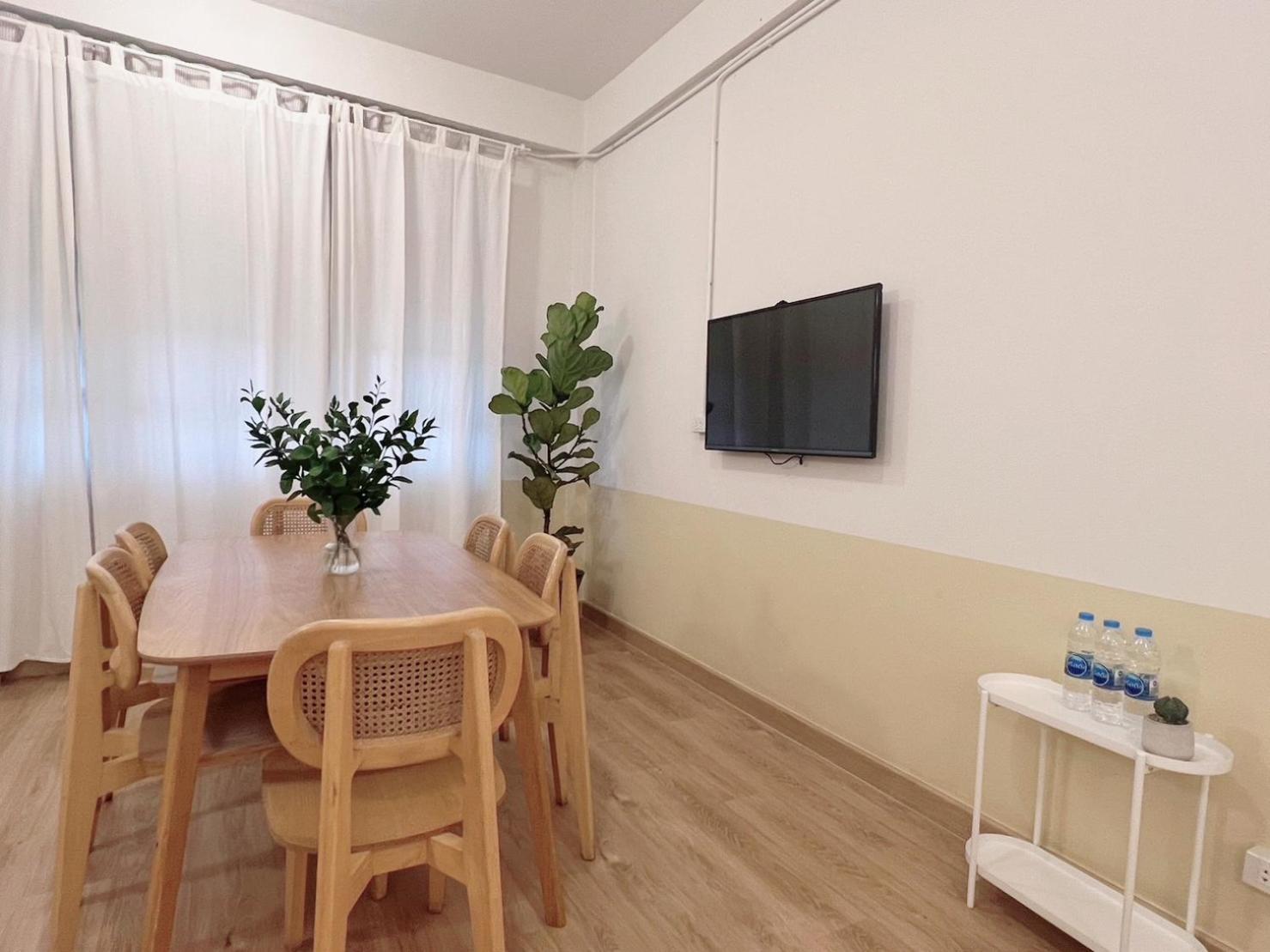 La Moon House Hotell Salaya Eksteriør bilde