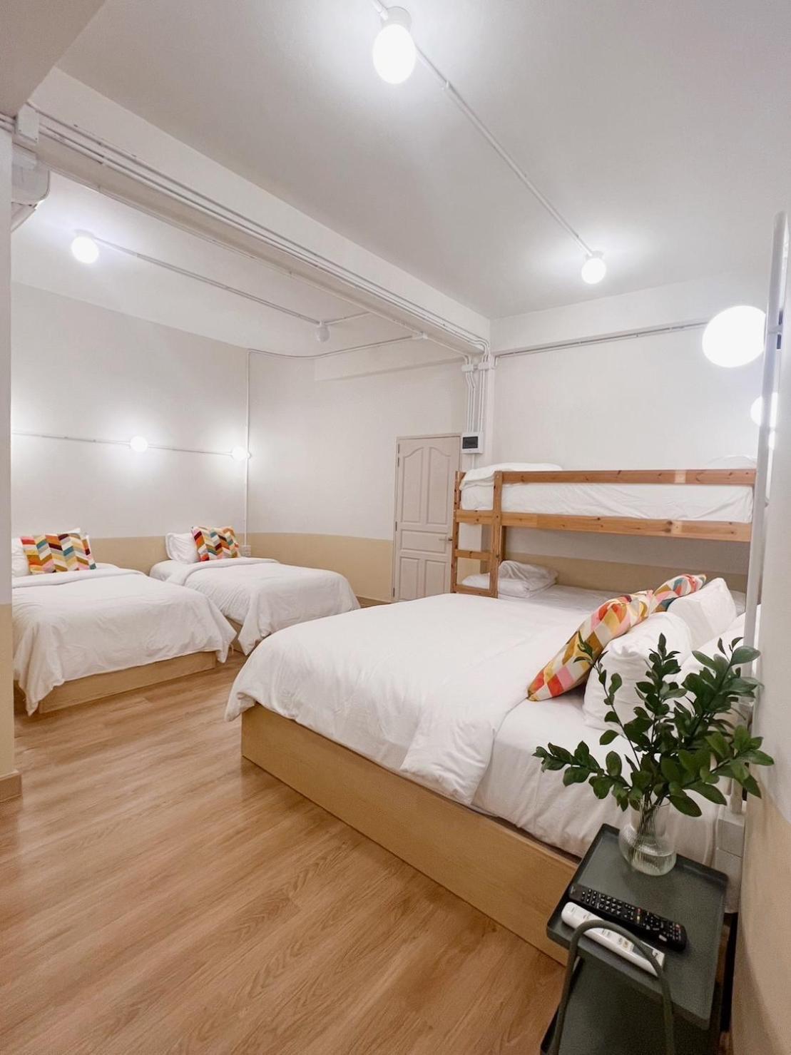 La Moon House Hotell Salaya Eksteriør bilde