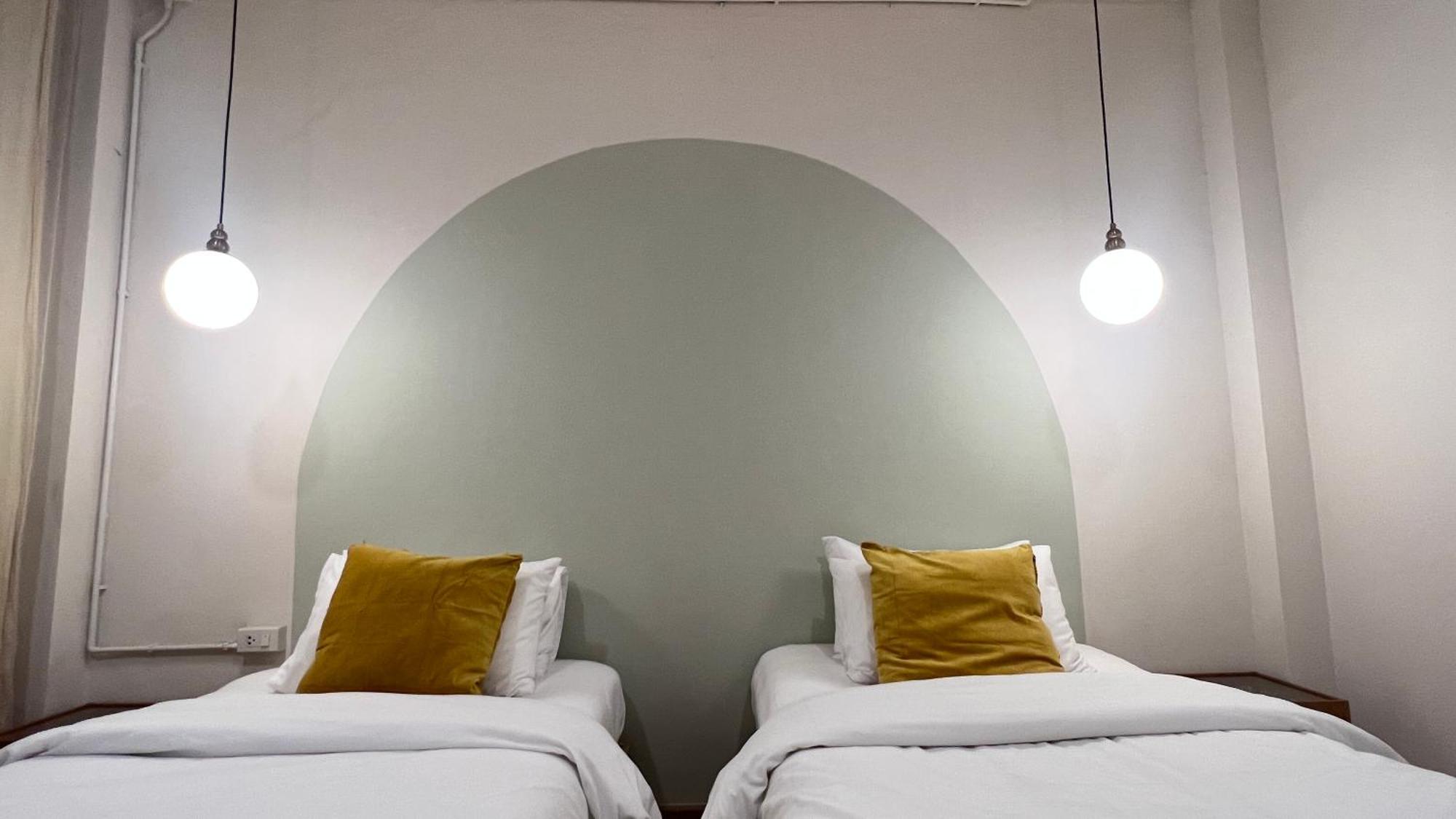 La Moon House Hotell Salaya Eksteriør bilde