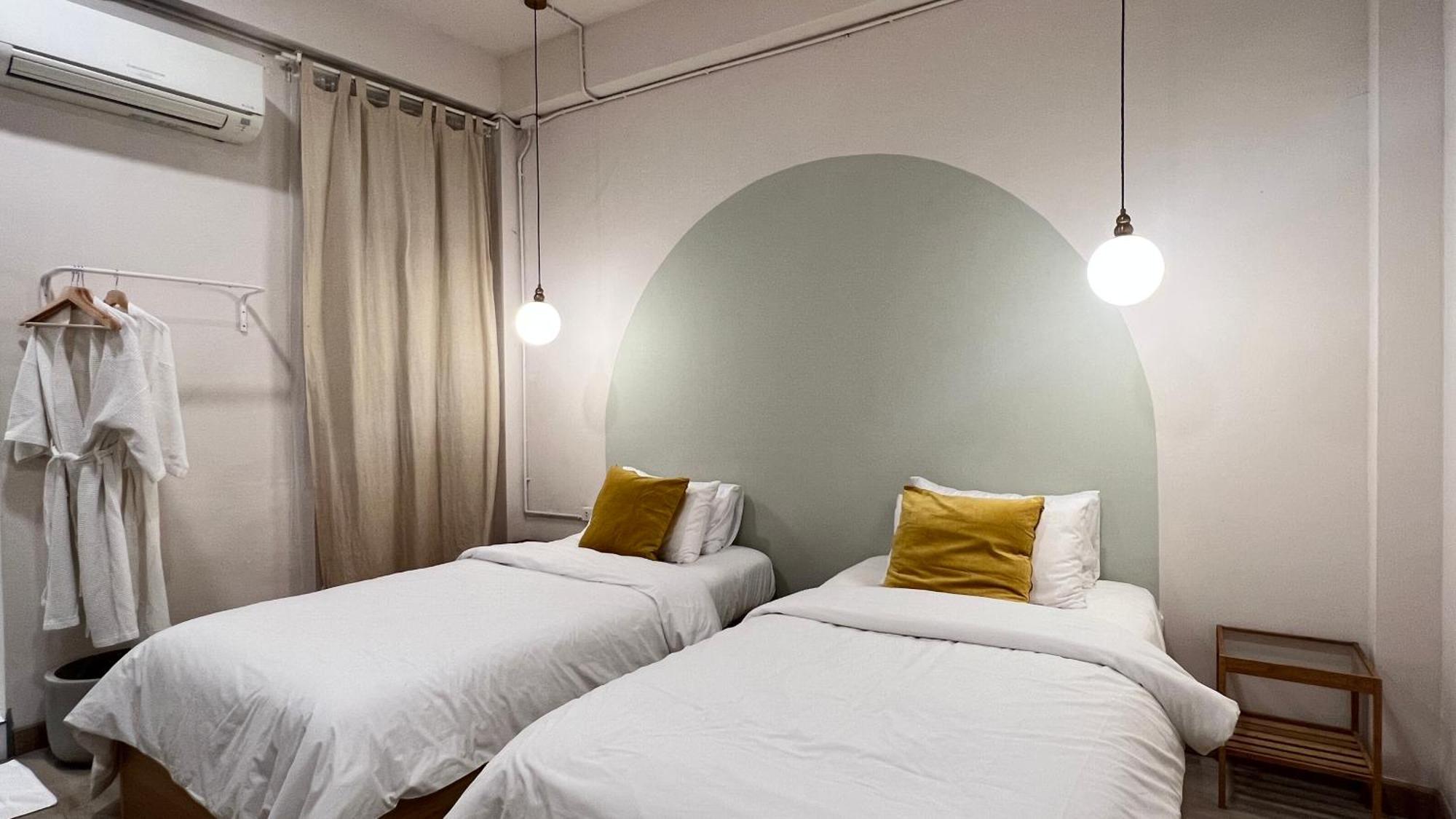 La Moon House Hotell Salaya Eksteriør bilde