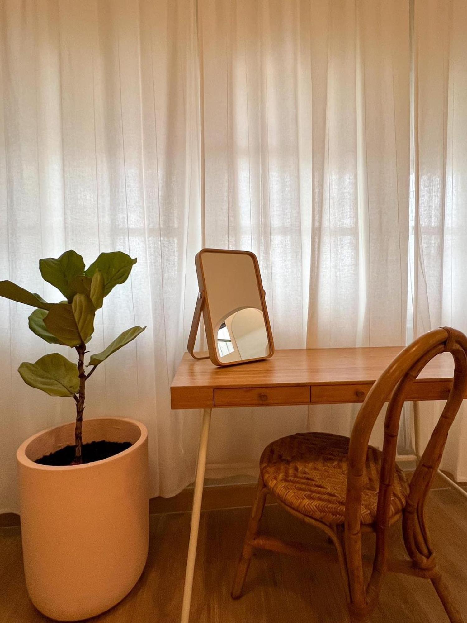 La Moon House Hotell Salaya Eksteriør bilde