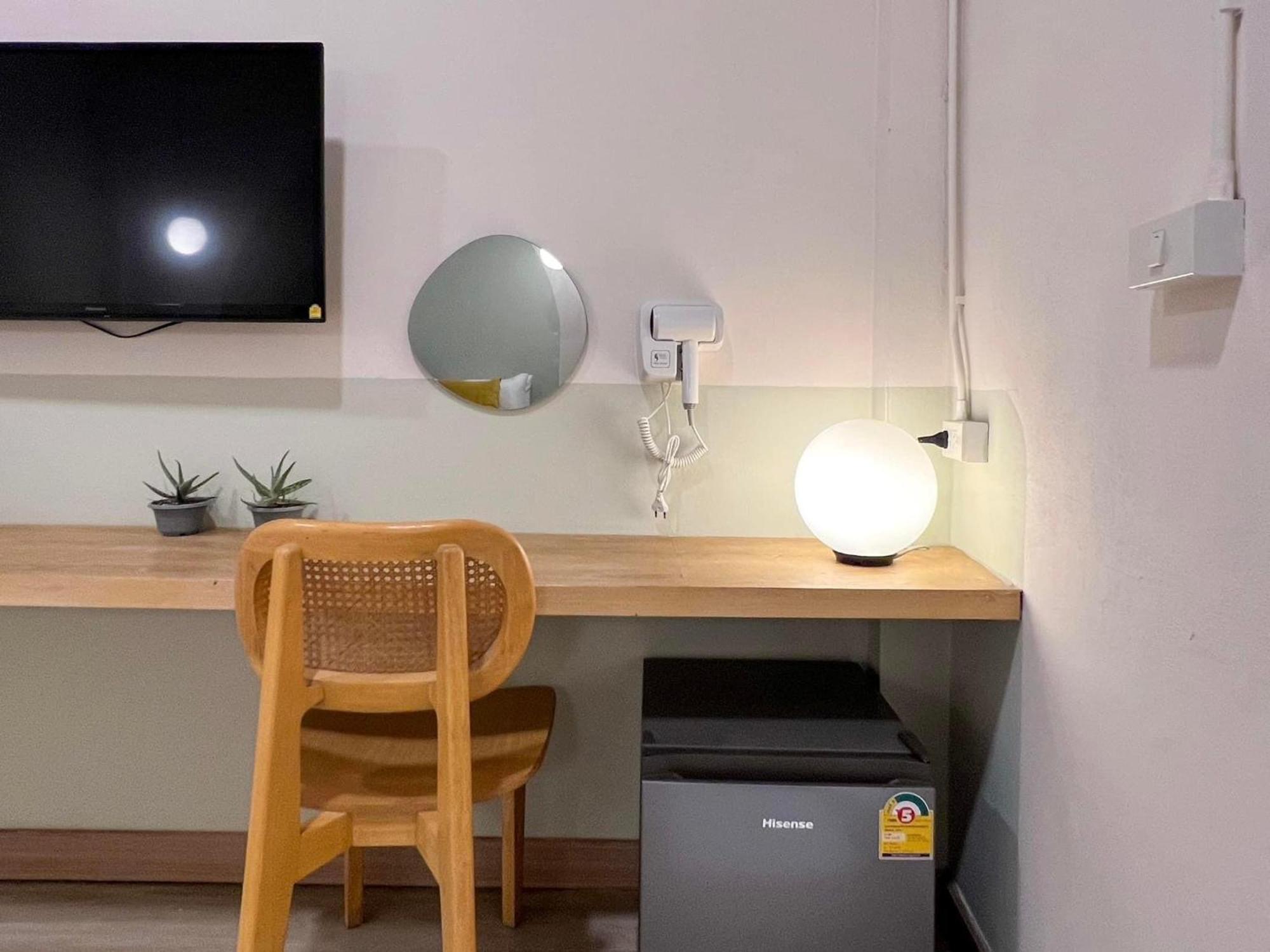 La Moon House Hotell Salaya Eksteriør bilde