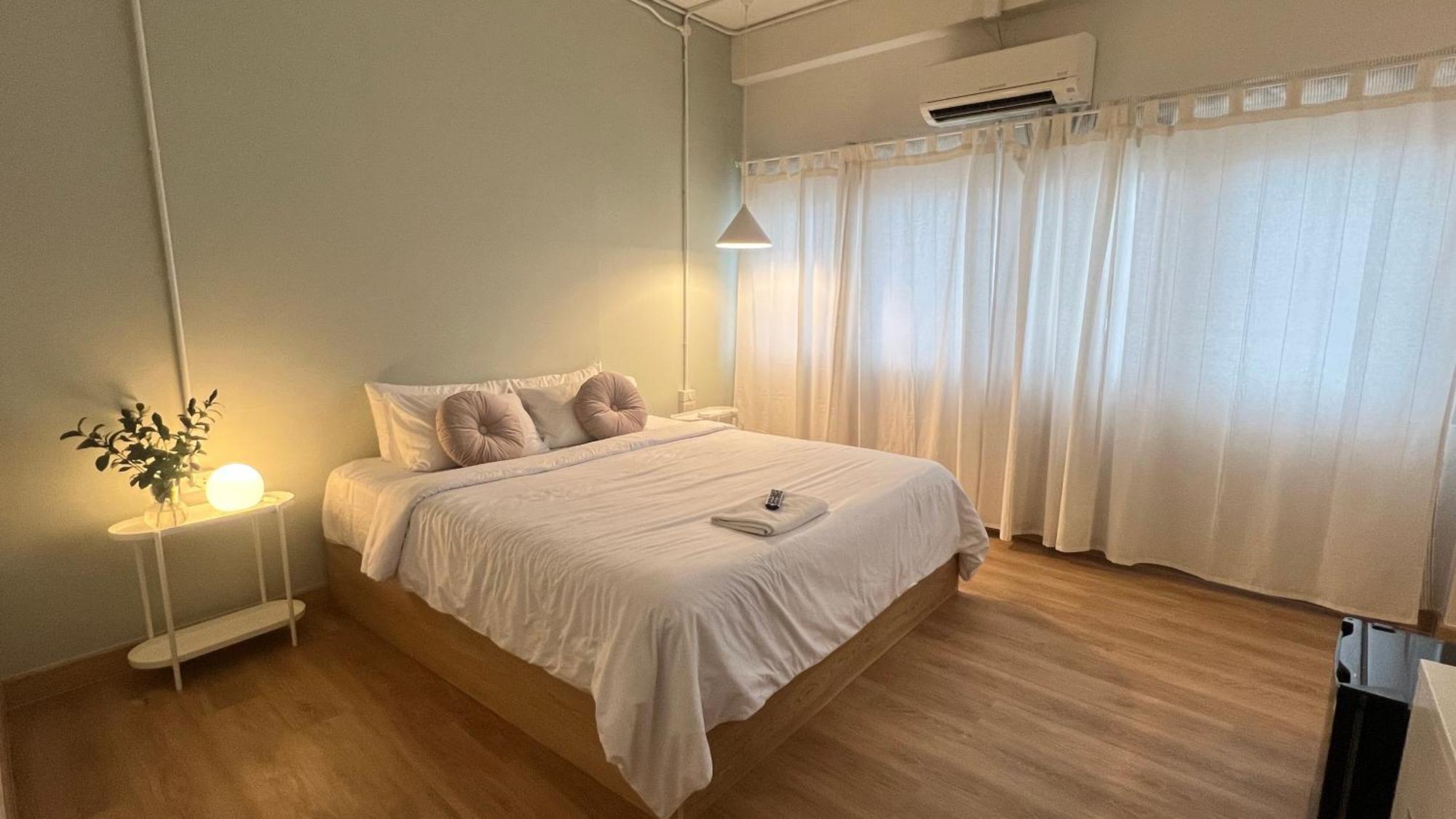 La Moon House Hotell Salaya Eksteriør bilde